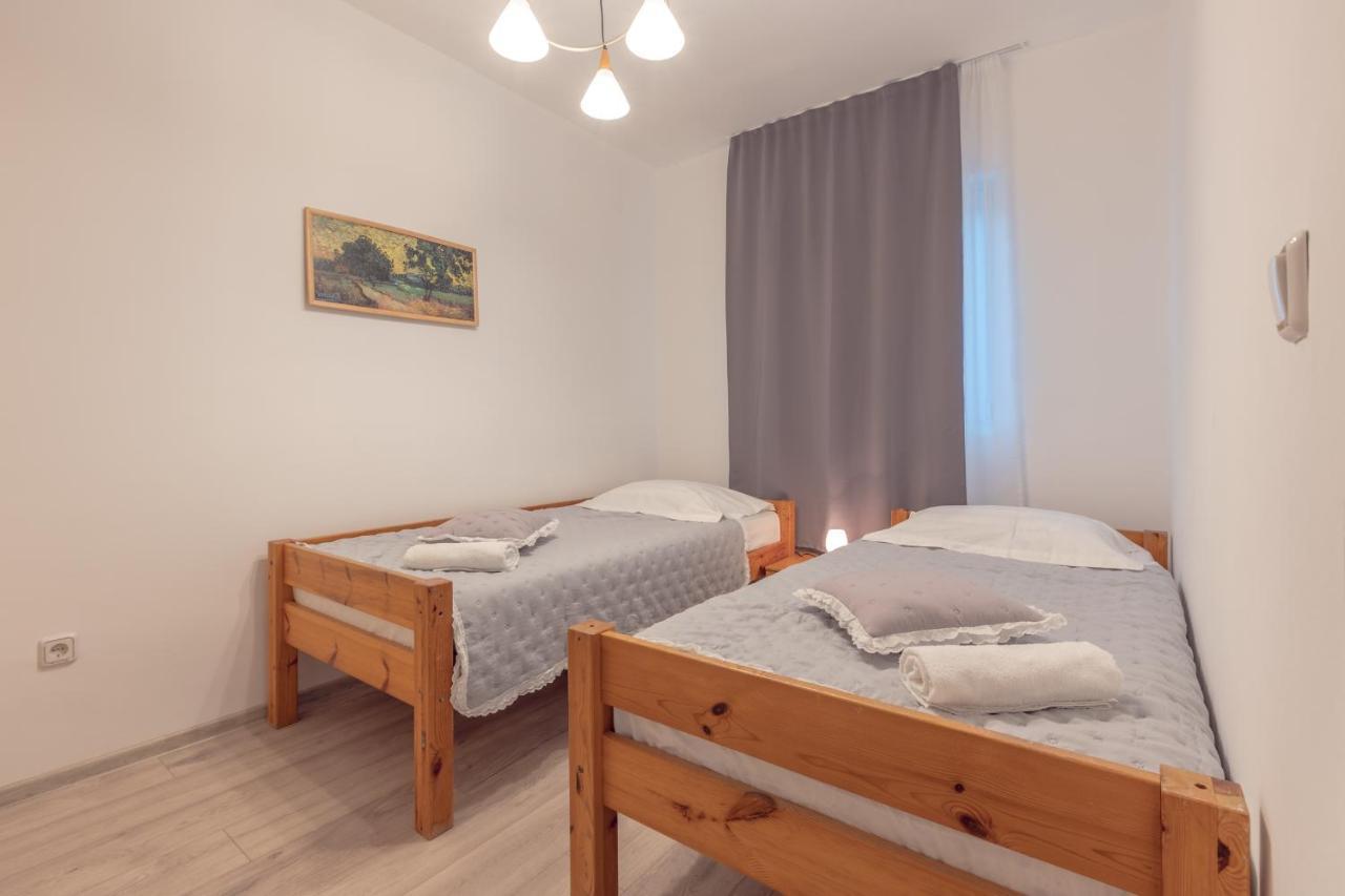 Holiday Home Insulam Mare โตรกีร์ ภายนอก รูปภาพ