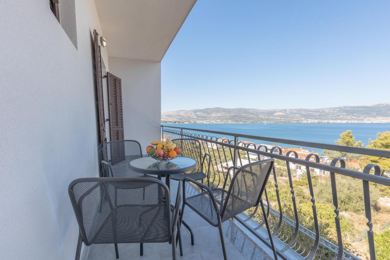 Holiday Home Insulam Mare โตรกีร์ ภายนอก รูปภาพ