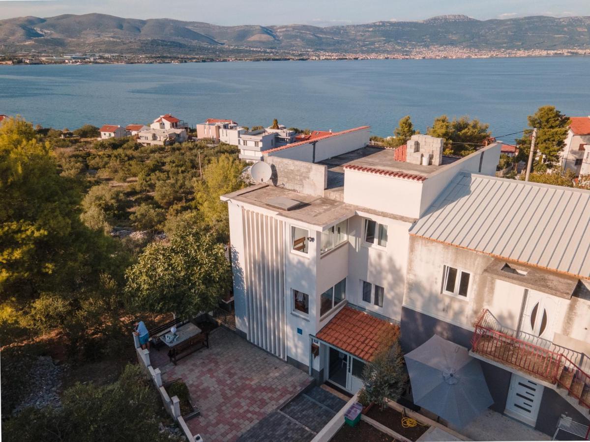 Holiday Home Insulam Mare โตรกีร์ ภายนอก รูปภาพ