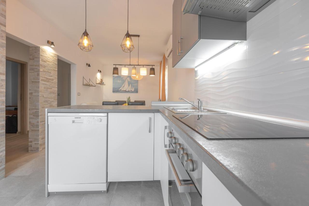 Holiday Home Insulam Mare โตรกีร์ ภายนอก รูปภาพ