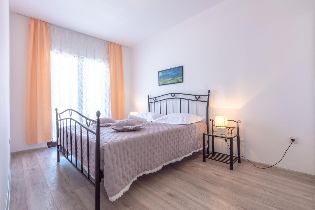 Holiday Home Insulam Mare โตรกีร์ ภายนอก รูปภาพ