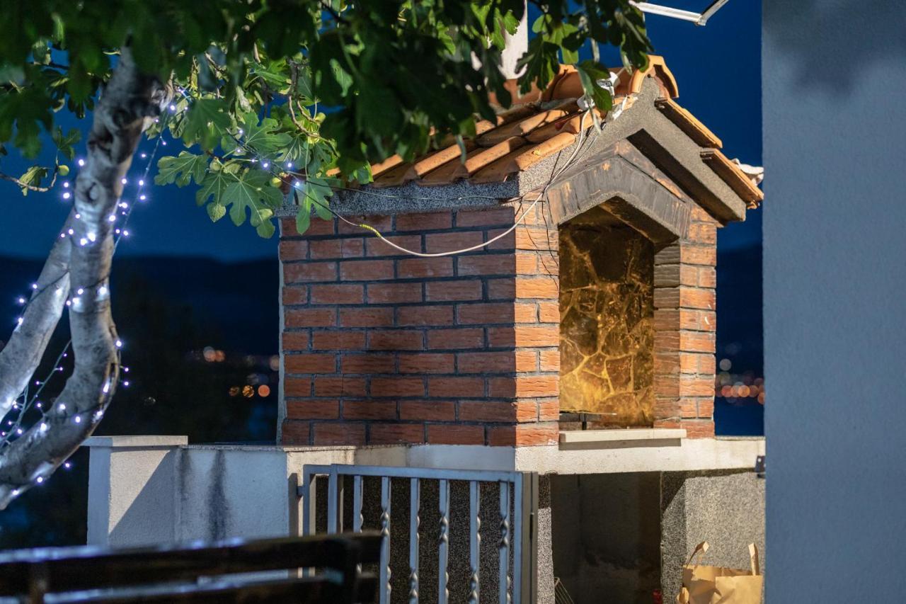 Holiday Home Insulam Mare โตรกีร์ ภายนอก รูปภาพ