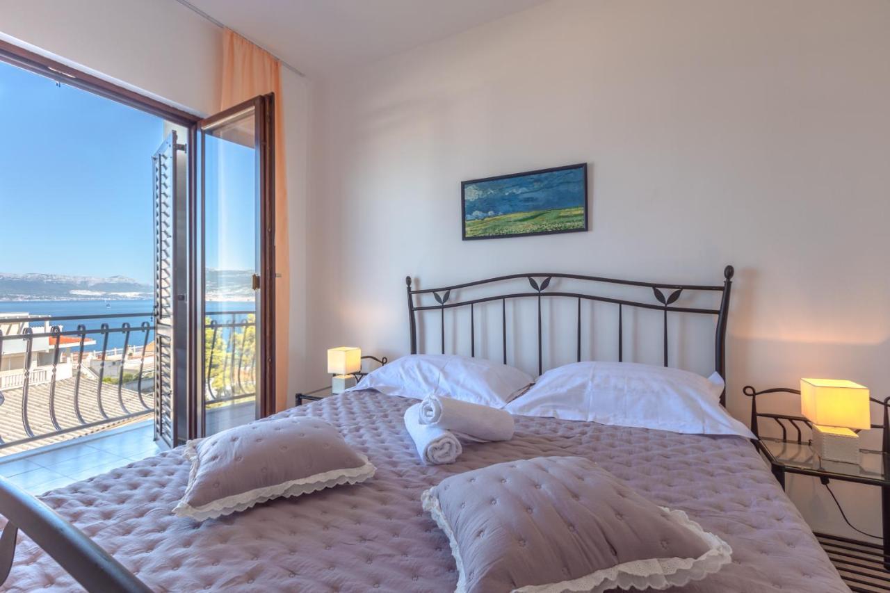 Holiday Home Insulam Mare โตรกีร์ ภายนอก รูปภาพ