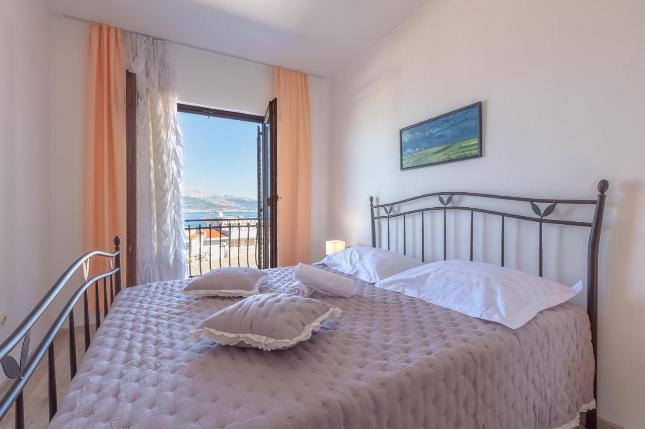 Holiday Home Insulam Mare โตรกีร์ ภายนอก รูปภาพ